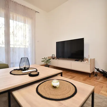 Balkan Apartment *
